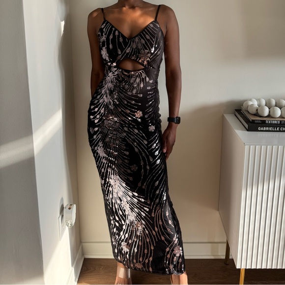 Y2K Haute Monde Black and Silver Sequin Maxi Dress - Picture 2 of 7